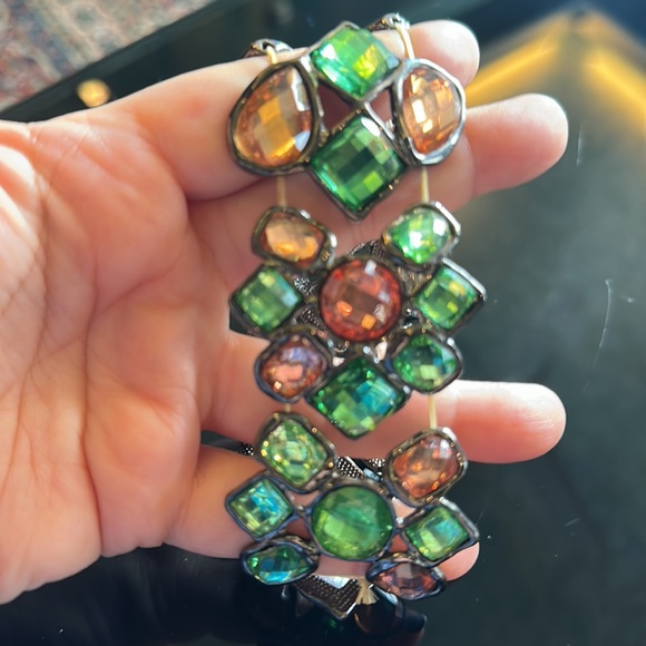 NWOT Gorgeous Parrot green long bead necklaces (4) accompanied with bracelet - Picture 9 of 12